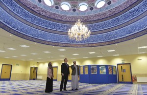 David Cameron visits Makkah Mosque