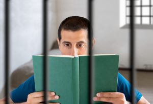 prisoner reads book